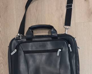 Kenneth Cole Reaction Manhattan Leather Laptop Briefcase