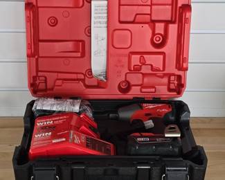 Milwaukee M FUEL Impact Wrench Kit third image