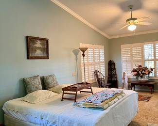 King size Tempurpedic bed