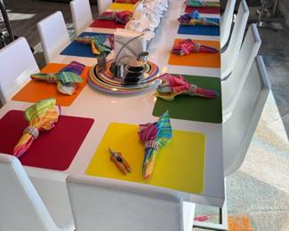 CALLIGARIS Dining Room Table with Cantilever White Leather Chairs