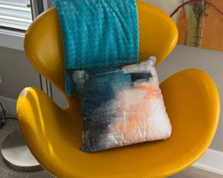 MANHATTAN COMFORT Swivel Accent Chair