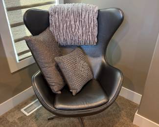 Belnick Egg Swivel Accent Chair