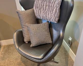 Belnick Egg Swivel Accent Chair