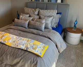 J&M Amsterdam Bedroom Furniture Set