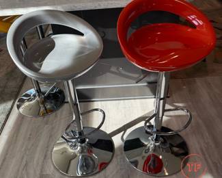 ELAMA Retro Adjustable Bar Stools