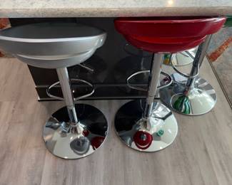 ELAMA Retro Adjustable Bar Stools