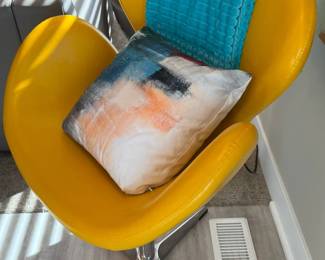 MANHATTAN COMFORT Swivel Accent Chair