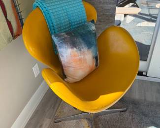 MANHATTAN COMFORT Swivel Accent Chair