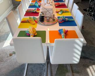 CALLIGARIS Dining Room Table with Cantilever White Leather Chairs