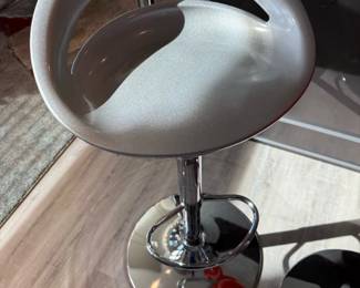 ELAMA Retro Adjustable Bar Stools