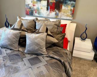 J&M Milan Modern White Lacquer Bedroom Set