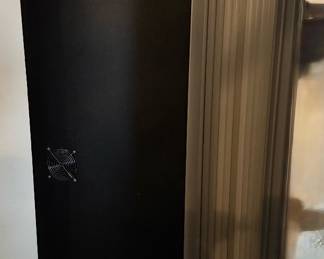 SUNFIRE Upright Tanning Booth