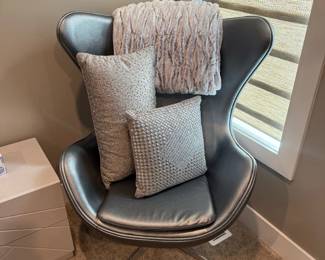 Belnick Egg Swivel Accent Chair