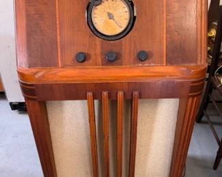 Antique Art Deco Philco console radio