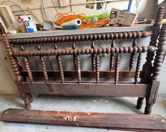 Jenny Lind-style walnut spool bed