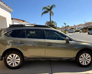 2015 Subaru Outback SUV 2.5i Premium Wagon 4D 4-cyl, 2.5 liter Automatic, CVT w/manual mode AWD