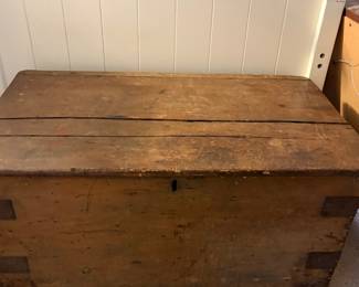 Old wooden trunk 