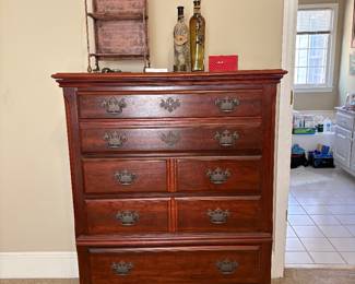 Chest of drawers 