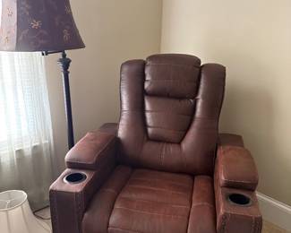 Like new recliner 