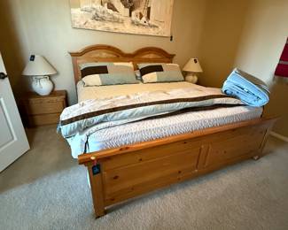 Pine King Bed