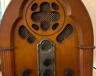 Vintage Thomas Collector’s AM/FM/AFC 1932 Radio Cassette Player