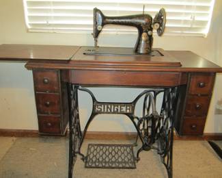 Early 1900's 'Red Eye' Singer