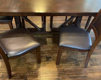 Trestle bottom to table