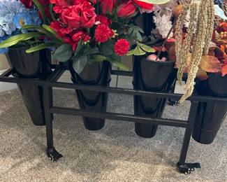 This rack will hold all your flower choices! Wow - makes creating so much easier and organized!! Flowers sold separately!