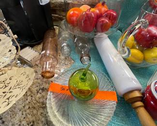 See those glass rolling pins tucked in there?