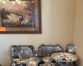 Silver punch bowl also has 24 clear glasses included. Look under the table for the box!