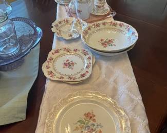 Gold Castle "Hostess