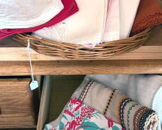 Linens: tablecovers, napkins, handkerchiefs