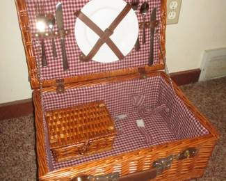 Vintage Wicker Lunch Basket