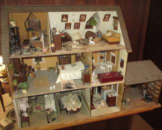 Miniature Doll House "Extreme Detail"