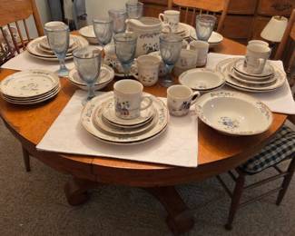 Pedestal Table with Heartland China