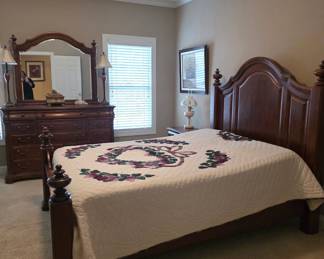 Orvis Vaughan Furniture Queen Bedroom Suit
