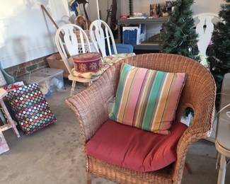 Set of 2 Wicker Chairs with cushions