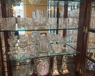 7 glasses in middle, 8 sheet glasses in middle