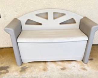 Rubbermaid Bench/Dock Box