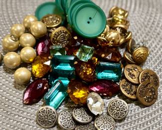 Antique & vintage buttons 