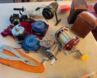 Fishing reels