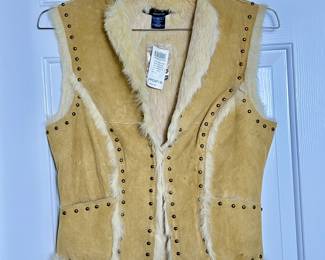 MB Lot #72 -Arden B. Lux Suede Vest with Rabbit Fur Lining - Size Large