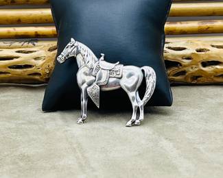 ST Lot #144 - Vintage Sterling Silver Horse Brooch with Detailed Saddle