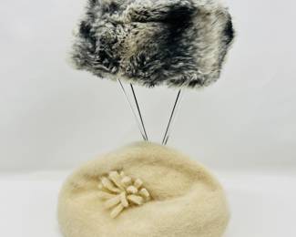 MB Lot #176 - Vintage Jay Beksy New York Rabbit Fur and Wool Ivory Beret Hat Set