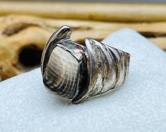 ST Lot #142 - Vintage Sterling Silver Ring with Unique Patterned Stone- Sz 6