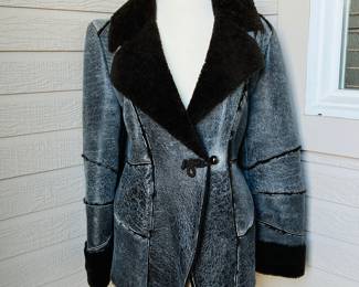 MB Lot #173 - High-Quality Zoe Valentina Distressed Grey Italian Leather and Shearling Lining Coat, Size M