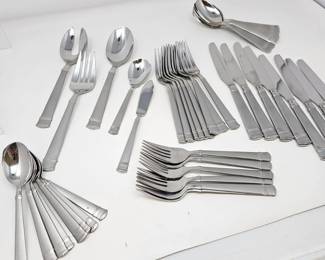 Oneida Stainless Flatware Set – 8 Place Settings + 6 Salad Forks & 5 Serving Pieces