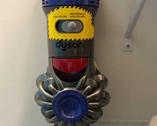 Dyson cordless vac 