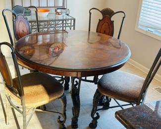 Round wood kitchen table with 4 chairs 