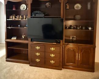 Thomasville Cherry Wood Wall Unit with Display Shelves and Storage Cabinets (tv and items on shelf not included)